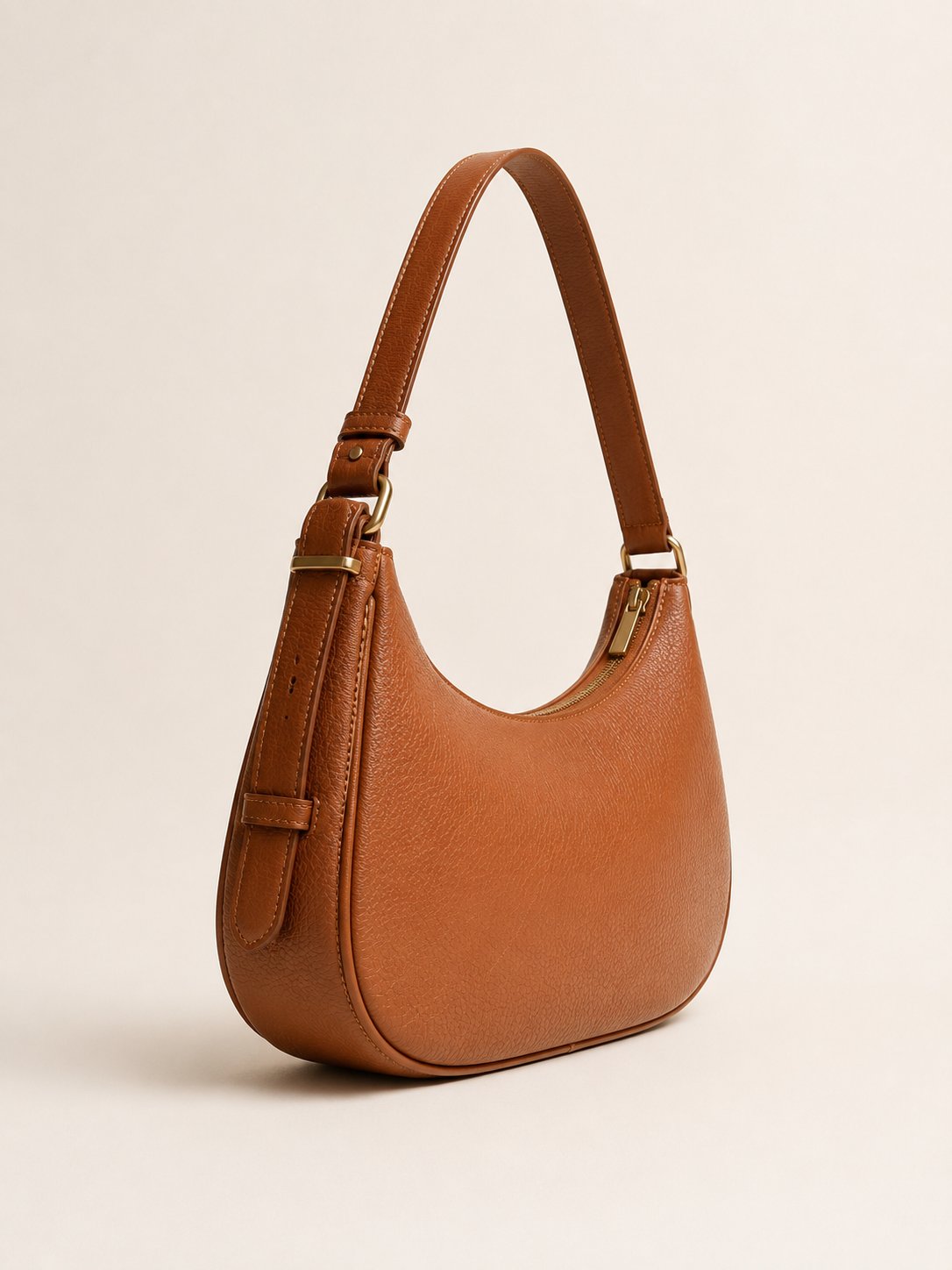 Schulterhandtasche aus veganem Leder in Cognac